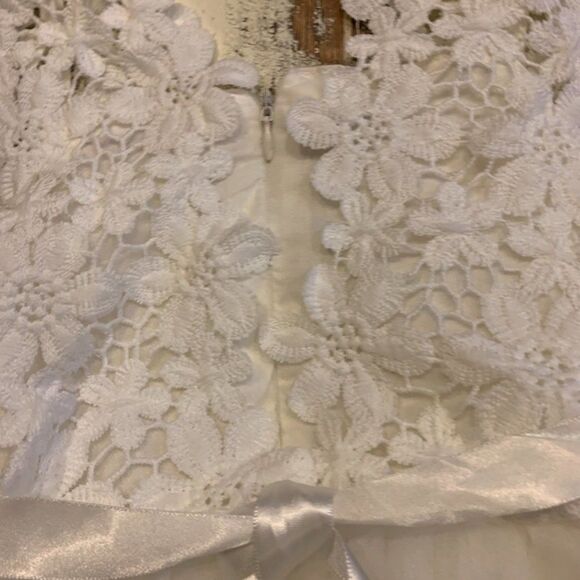 Vogue Fashion Flower Girl Dress - Picture 8 of 8